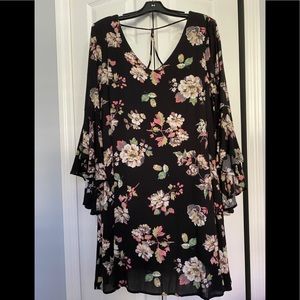 Mittoshop Bell Sleeve Dress. Size Large